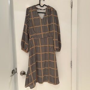 Van Heusen printed formal dress with belt, midi with V neck, great for office